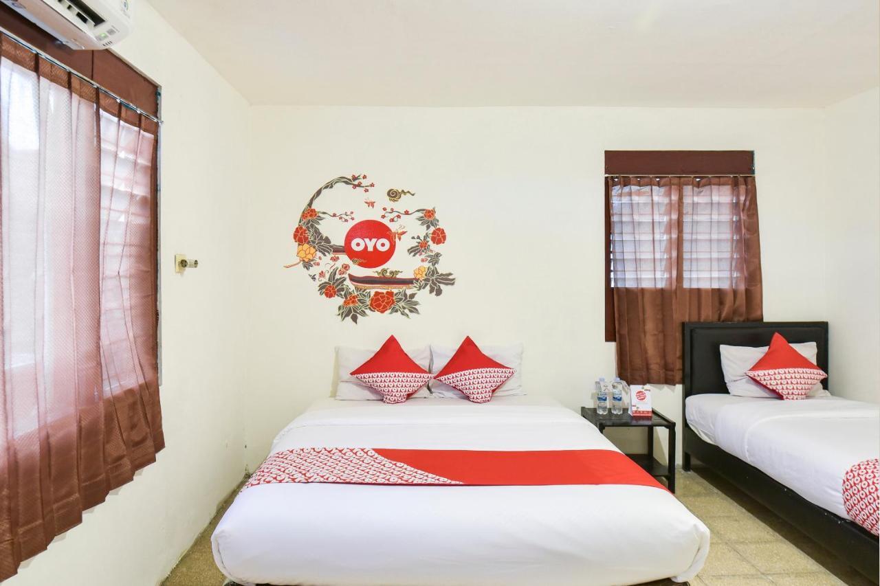 Oyo 348 Hotel Dieng Permai ジョグジャカルタ エクステリア 写真