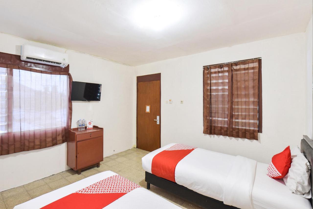 Oyo 348 Hotel Dieng Permai ジョグジャカルタ エクステリア 写真