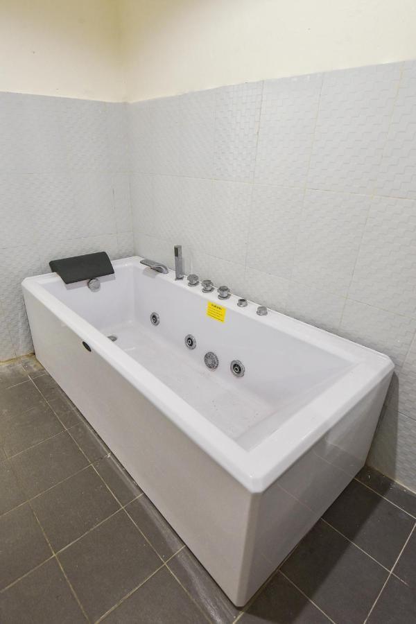 Oyo 348 Hotel Dieng Permai ジョグジャカルタ エクステリア 写真